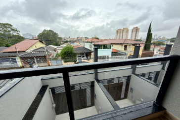 Sobrado novo à venda no Bairro do Parque Maria Domitila na Rua Edvard de Vita Godoy 256.