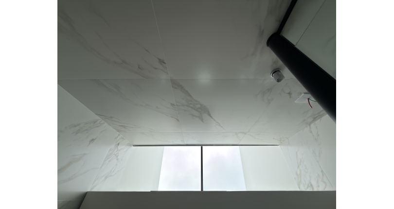 Sobrado novo à venda no Bairro do Parque Maria Domitila na Rua Edvard de Vita Godoy 256.