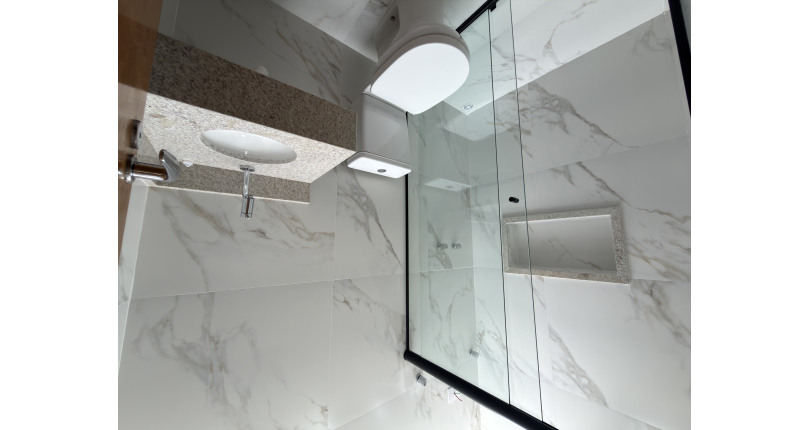 Sobrado novo à venda no Bairro do Parque Maria Domitila na Rua Edvard de Vita Godoy 256.