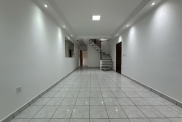 Sobrado à venda no Bairro do Jardim Santo Elias na Rua Benedito da Fonseca Rondon. 