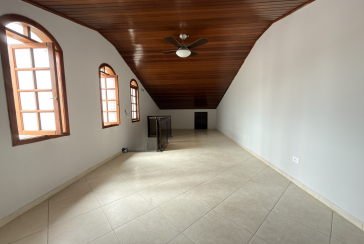 Sobrado à venda no Bairro do Jardim Santo Elias na Rua Benedito da Fonseca Rondon. 