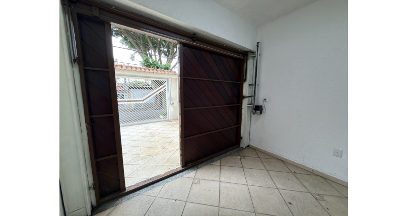 Sobrado à venda no Bairro do Jardim Santo Elias na Rua Benedito da Fonseca Rondon. 