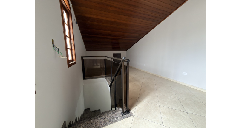 Sobrado à venda no Bairro do Jardim Santo Elias na Rua Benedito da Fonseca Rondon. 