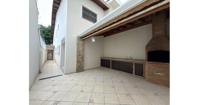 Sobrado à venda no Bairro do Jardim Santo Elias na Rua Benedito da Fonseca Rondon. 