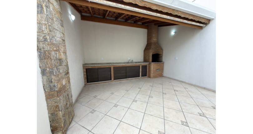 Sobrado à venda no Bairro do Jardim Santo Elias na Rua Benedito da Fonseca Rondon. 