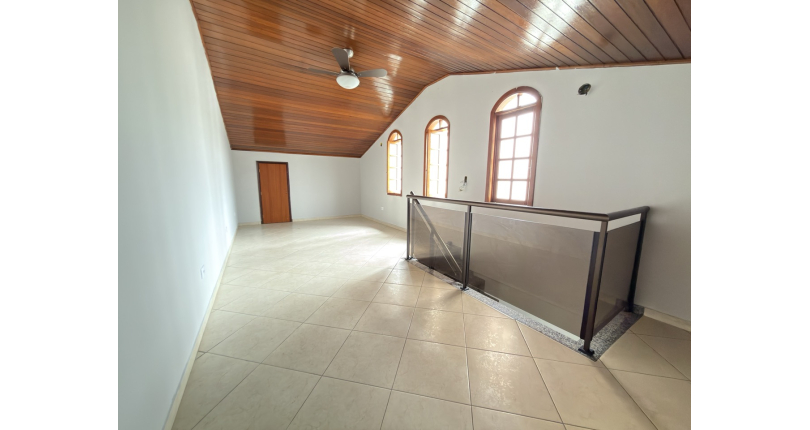 Sobrado à venda no Bairro do Jardim Santo Elias na Rua Benedito da Fonseca Rondon. 