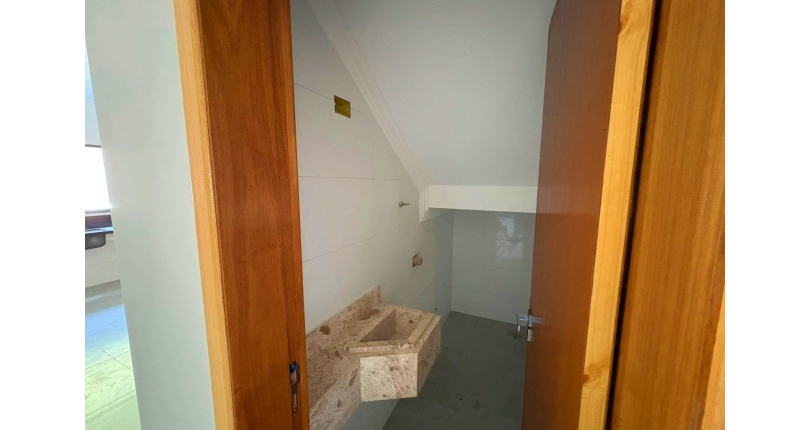 Sobrado novo à venda no Bairro da Chácara Jaraguá na Rua Rio Grande da Serra