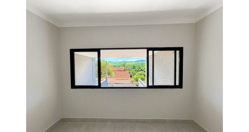 Sobrado novo à venda no Bairro da Chácara Jaraguá na Rua Rio Grande da Serra