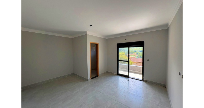 Sobrado novo à venda no Bairro da Chácara Jaraguá na Rua Rio Grande da Serra