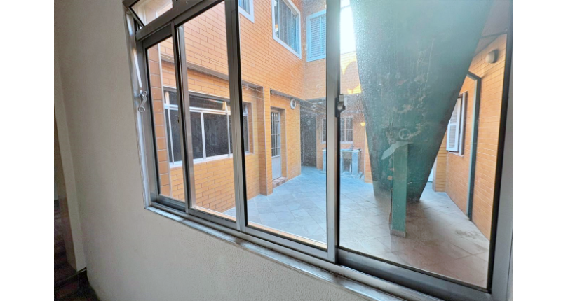 Casa Térrea à venda no Bairro do Parque São Domingos na Rua Professor José Maria Calazans Nogueira