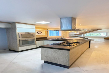 Sobrado à venda no Bairro do Parque Maria Domitila na Rua Manuel de Oliveira Rocha