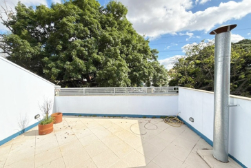 Sobrado à venda no Bairro do Parque Maria Domitila na Rua Manuel de Oliveira Rocha