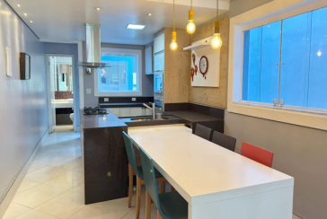 Sobrado à venda no Bairro do Parque Maria Domitila na Rua Manuel de Oliveira Rocha