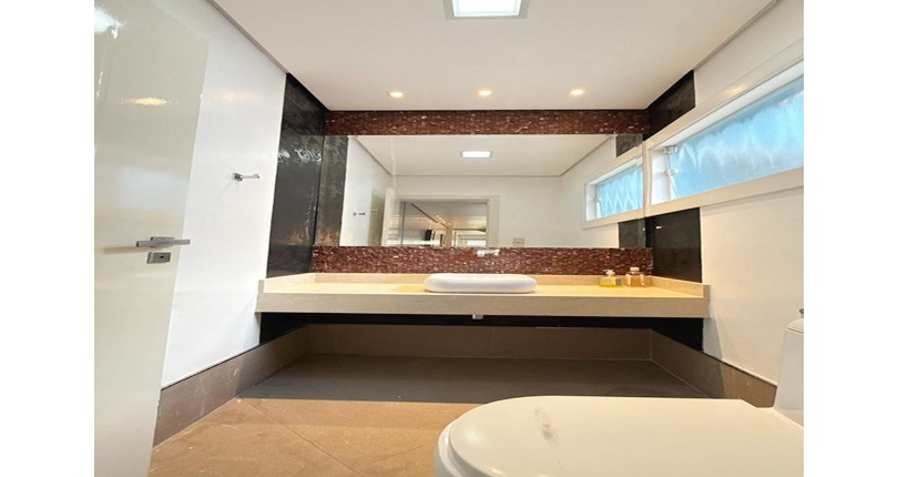 Sobrado à venda no Bairro do Parque Maria Domitila na Rua Manuel de Oliveira Rocha