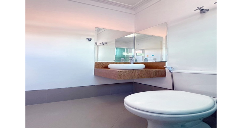 Sobrado à venda no Bairro do Parque Maria Domitila na Rua Manuel de Oliveira Rocha