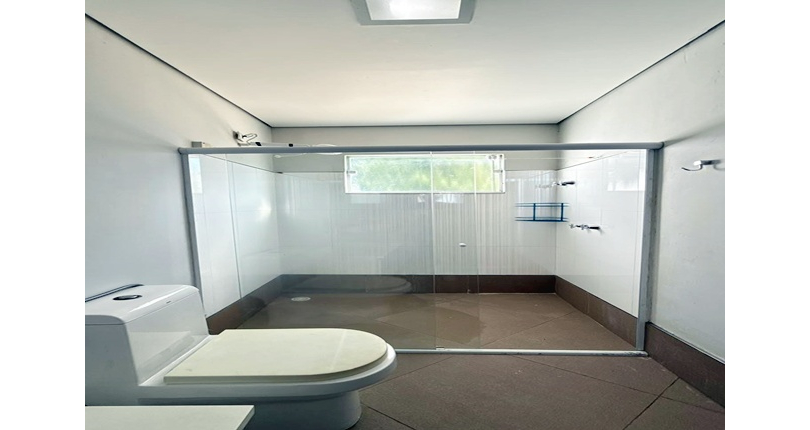 Sobrado à venda no Bairro do Parque Maria Domitila na Rua Manuel de Oliveira Rocha