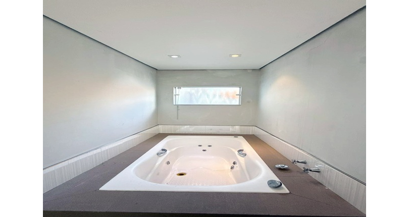 Sobrado à venda no Bairro do Parque Maria Domitila na Rua Manuel de Oliveira Rocha