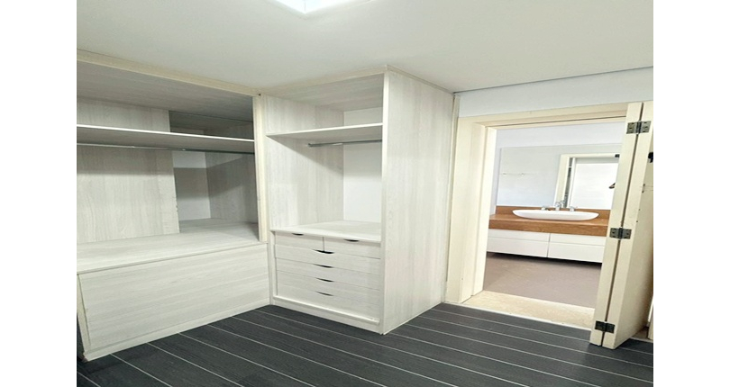 Sobrado à venda no Bairro do Parque Maria Domitila na Rua Manuel de Oliveira Rocha