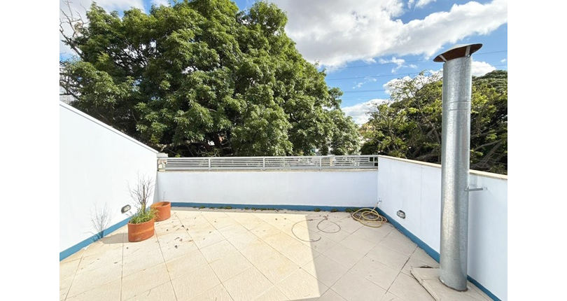 Sobrado à venda no Bairro do Parque Maria Domitila na Rua Manuel de Oliveira Rocha