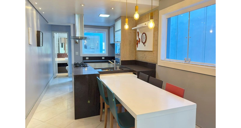 Sobrado à venda no Bairro do Parque Maria Domitila na Rua Manuel de Oliveira Rocha