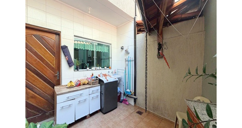 Sobrado à venda no Bairro da Vila Boaçava na Rua Água Limpa, 