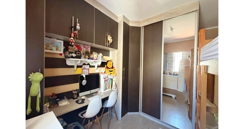 Sobrado à venda no Bairro da Vila Boaçava na Rua Água Limpa, 