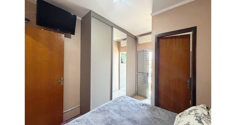 Sobrado à venda no Bairro da Vila Boaçava na Rua Água Limpa, 