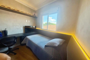 Sobrado à venda no Bairro do Parque São Domingos na Rua Luís Filgueira Souto,