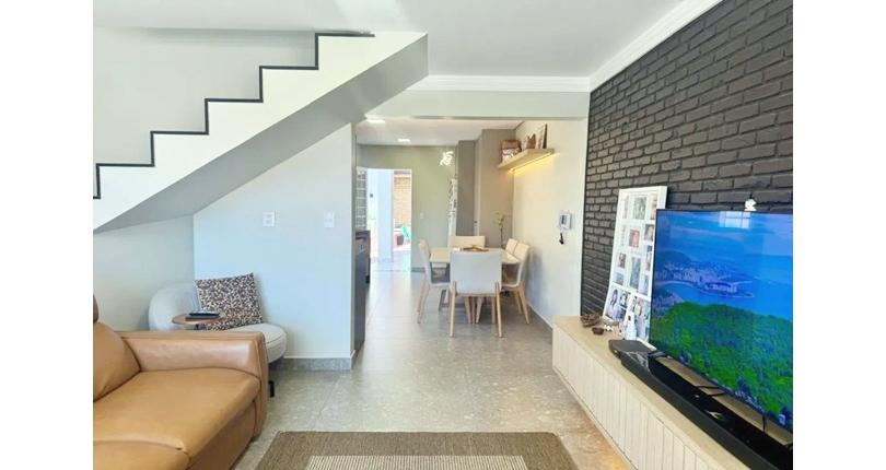 Sobrado à venda no Bairro do Parque São Domingos na Rua Luís Filgueira Souto,