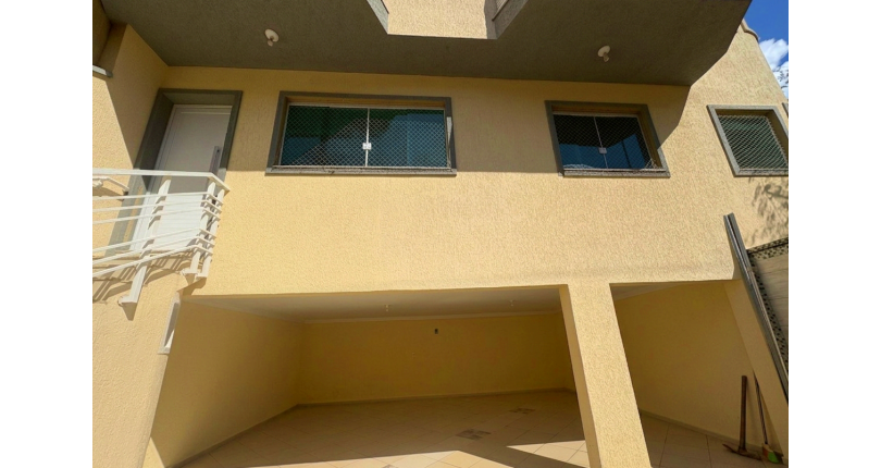  Sobrado à venda no Bairro do Jardim São Ricardo na Rua Emílio Vendrell,