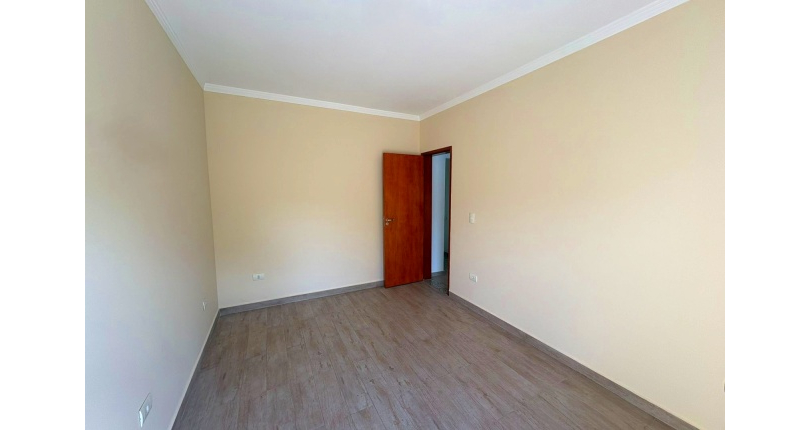  Sobrado à venda no Bairro do Jardim São Ricardo na Rua Emílio Vendrell,