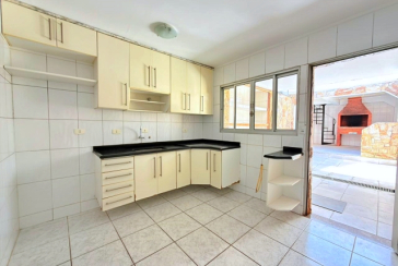  Sobrado à venda no Bairro do Conjunto Residencial Vista Verde na Rua Ricardo Abed