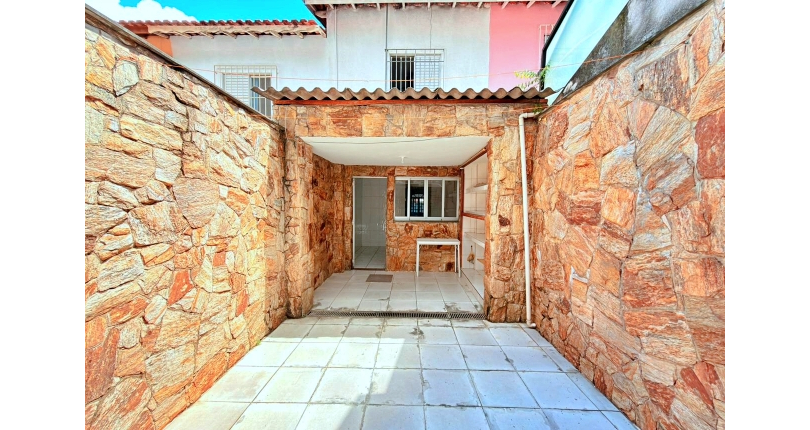  Sobrado à venda no Bairro do Conjunto Residencial Vista Verde na Rua Ricardo Abed