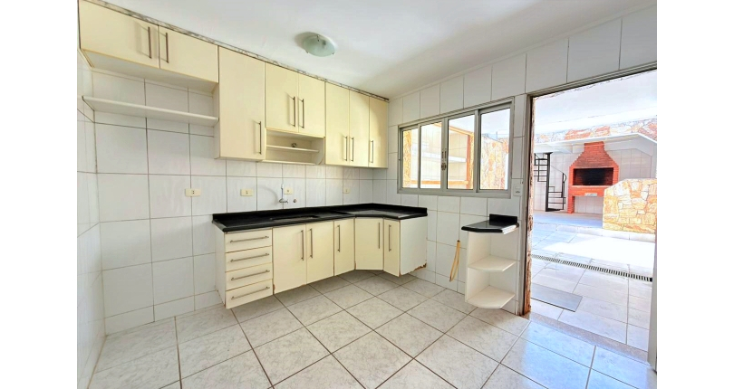  Sobrado à venda no Bairro do Conjunto Residencial Vista Verde na Rua Ricardo Abed