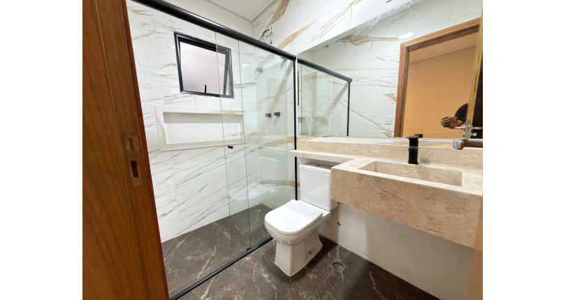 Sobrado novo com conceito aberto à venda no Bairro do Parque São Domingos na Avenida Joaquim de Magalhães 155