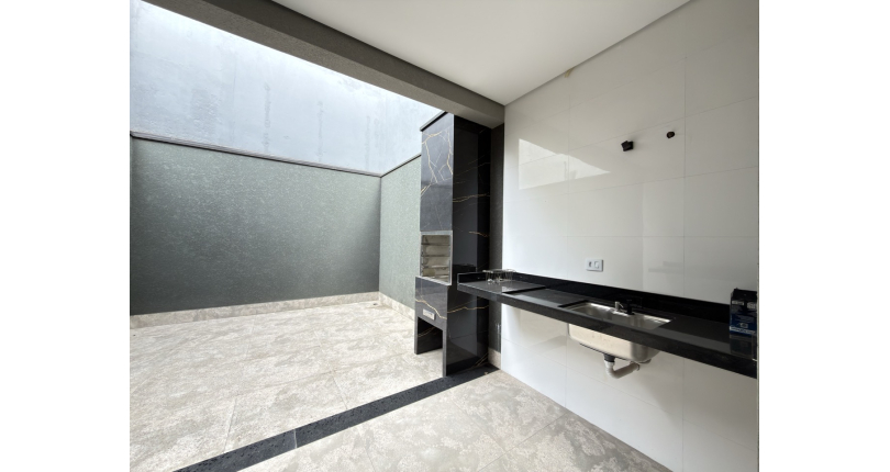 Sobrado novo com conceito aberto à venda no Bairro do Parque São Domingos na Avenida Joaquim de Magalhães 155