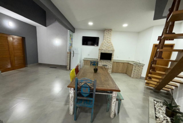 Casa assobradada à venda no Bairro da Vila Primavera na Rua Clara Parente