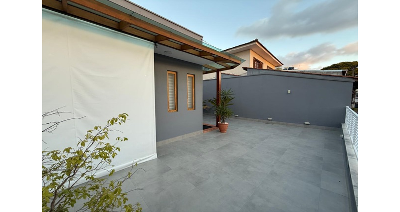 Casa assobradada à venda no Bairro da Vila Primavera na Rua Clara Parente