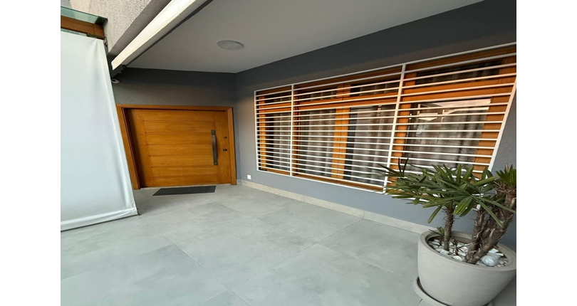 Casa assobradada à venda no Bairro da Vila Primavera na Rua Clara Parente