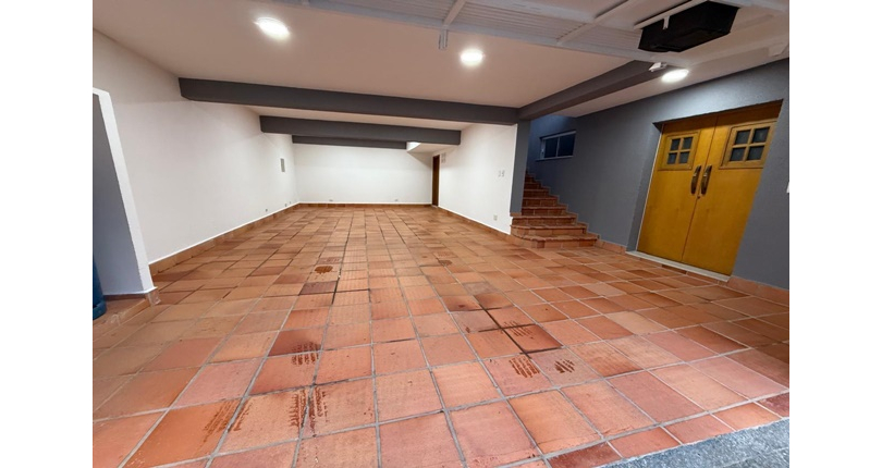 Casa assobradada à venda no Bairro da Vila Primavera na Rua Clara Parente