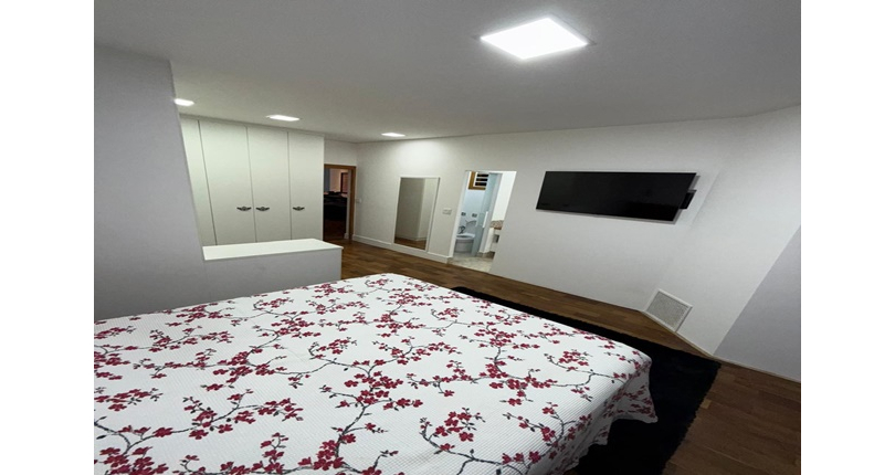 Casa assobradada à venda no Bairro da Vila Primavera na Rua Clara Parente