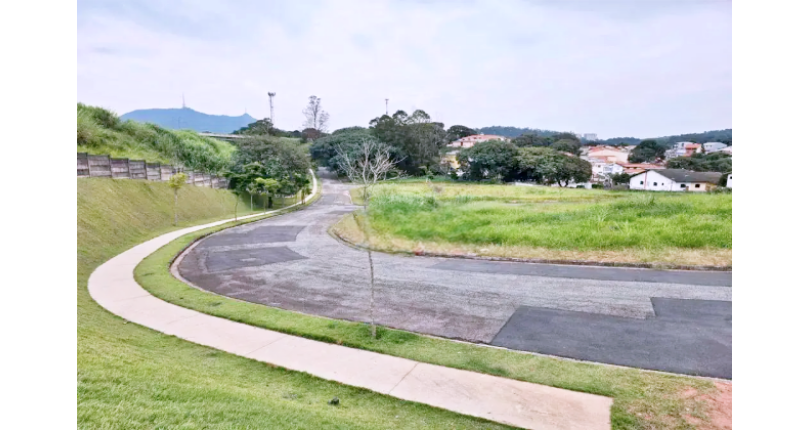 Terreno à venda no Bairro do Jardim Regina na Rua Canela Guaicá