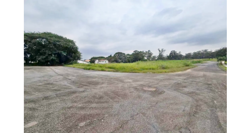 Terreno à venda no Bairro do Jardim Regina na Rua Castanha do Maranhão, 