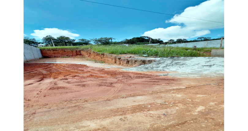 Terreno à venda no Jardim Anhangüera na Estrada Coronel José Gladiador