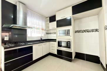  Lindo Sobrado à venda no Bairro do Jaraguá na Rua Professor Nobil Marcacini 39