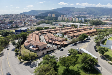  Lindo Sobrado à venda no Bairro do Jaraguá na Rua Professor Nobil Marcacini 39