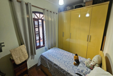 Sobrado à venda no Bairro do Jardim Mutinga na Rua Belo Jardim,