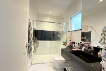 Sobrado Semi-Novo à venda no Parque São Domingos na Rua Homero Sales,