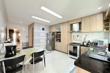 Sobrado Semi-Novo à venda no Parque São Domingos na Rua Homero Sales,