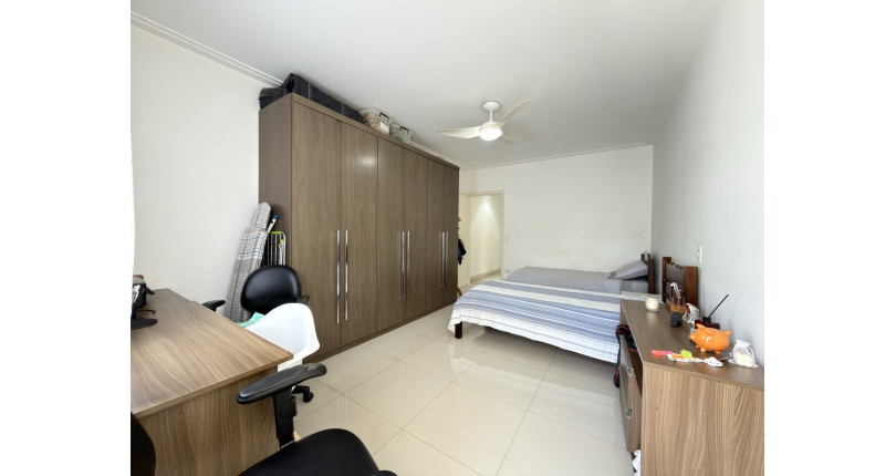 Sobrado Semi-Novo à venda no Parque São Domingos na Rua Homero Sales,